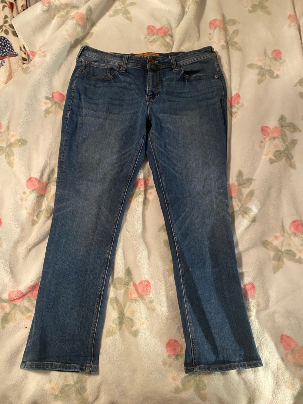 Seven7 Men’s Slim Straight Jeans in Medium Blue Denim